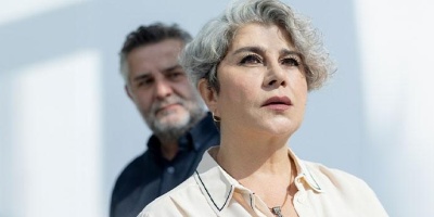 Üç Eksi Bir tiyatro sahneleri 