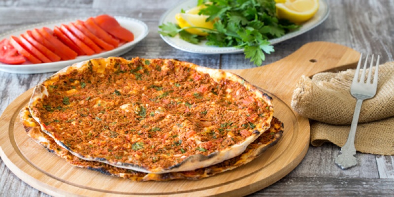Adana'ya Özgü Lahmacun