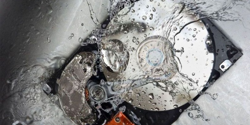 Sıvı Geçiren Cihazların İçindeki Verileri Kurtarma Yolları