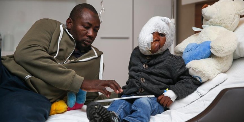 Yüzündeki Tümörden Türkiye'de Kurtulacak