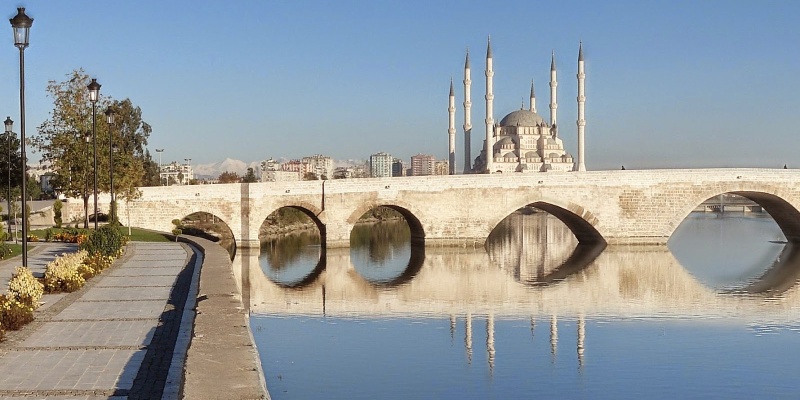 Yüzyıllardır Yaşayan Yapıt: Taş Köprü